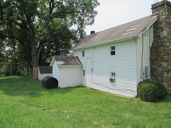 2nd image of 4563 Castle Ln
