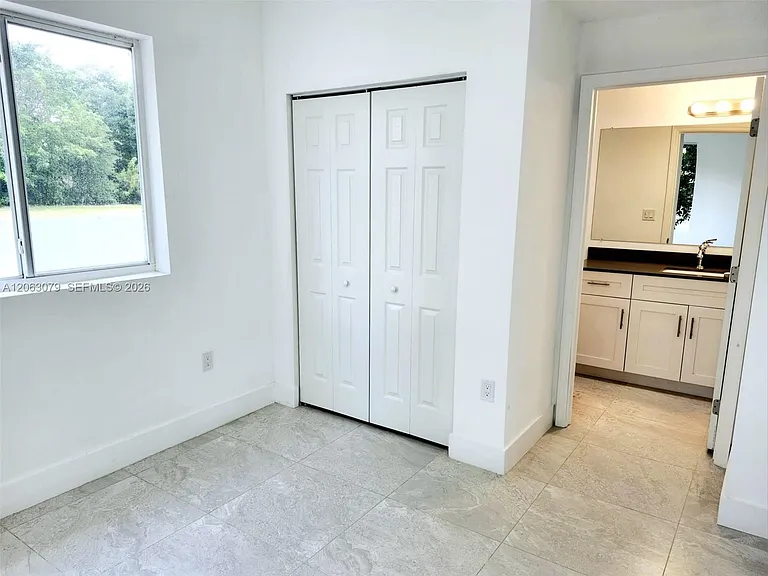 580 NW 34th St #1 — Photo 11