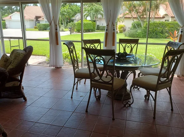 1501 Kenridge Pl, Naples, FL 34104