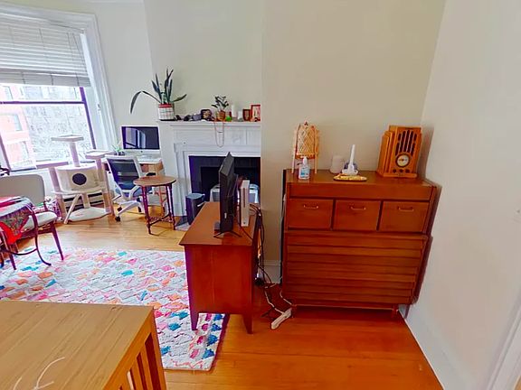 4th image of 27 1/2 Massachusetts Ave #3B