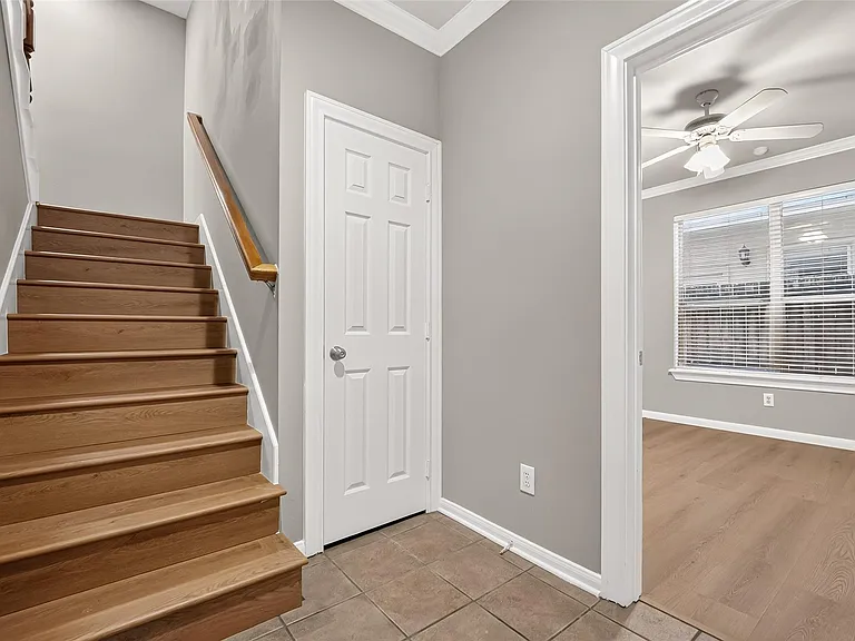 1513 Roy St — Photo 6