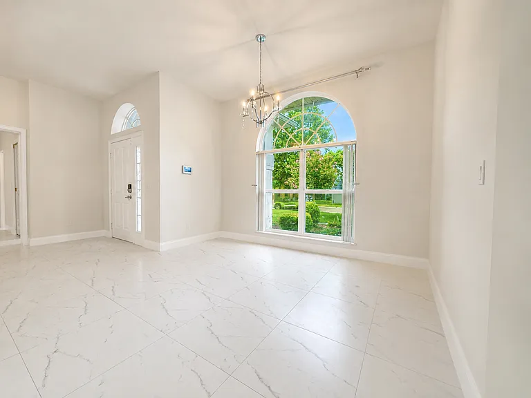 1636 Thoroughbred Dr — Photo 6