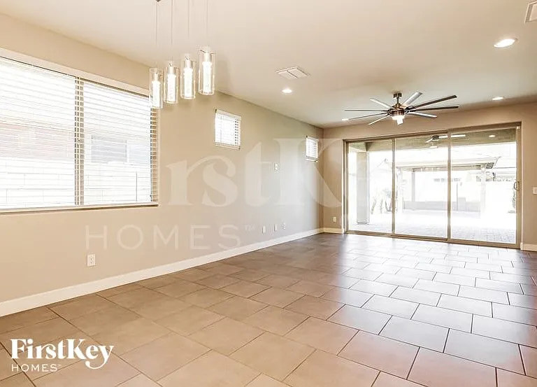 18742 W Colter St — Photo 3