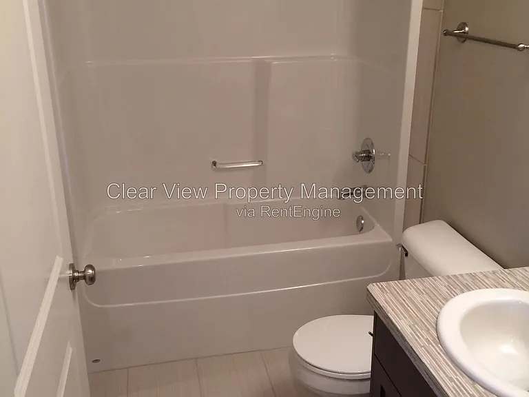 264 Sunridge Rd W — Photo 12