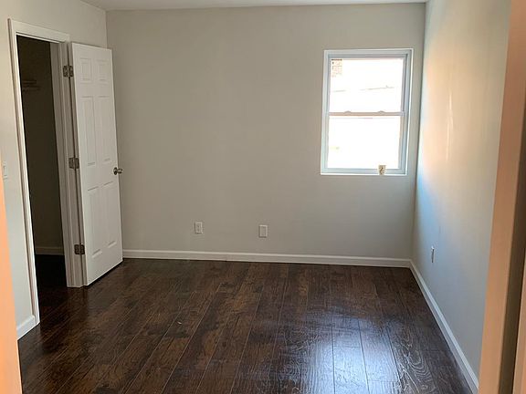 3rd image of 148 New York Ave