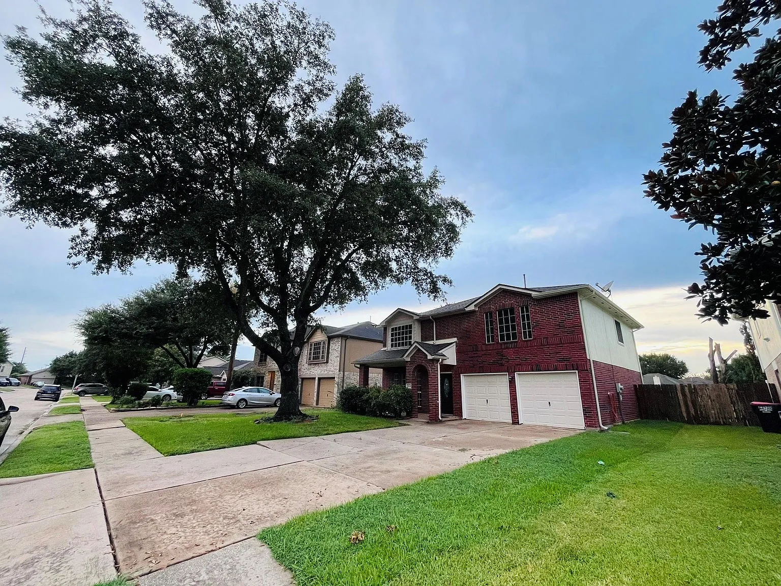 3 bed, 2.5 bath, $2,300 — Photo 2