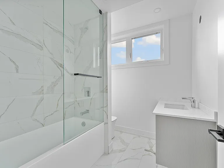 587 Oakwood Ave — Photo 75