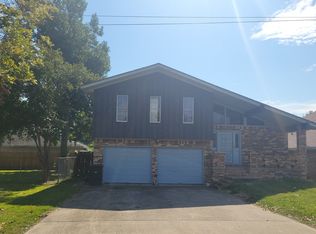 6470 Coolidge St, Groves, TX 77619