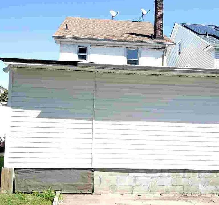 2nd image of 11812 197th St
