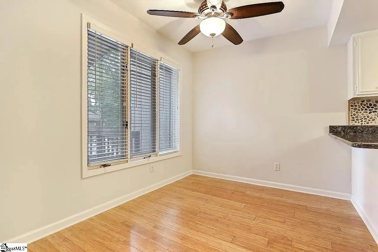 3 bed, 2.5 bath, 1978 sqft, $2,200 — Photo 3