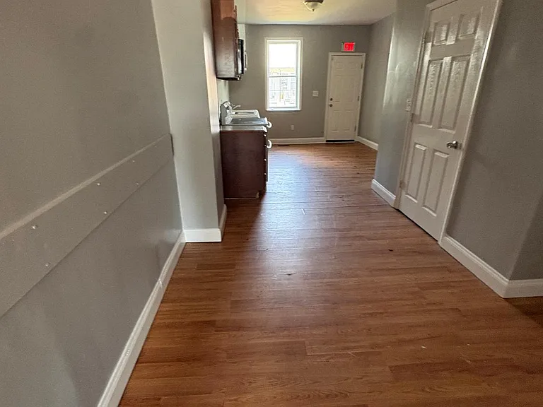 646 Cokesbury Ave — Photo 4
