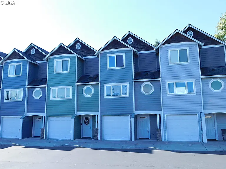 3 bed, 1470 sqft, $2,400 — Photo 3