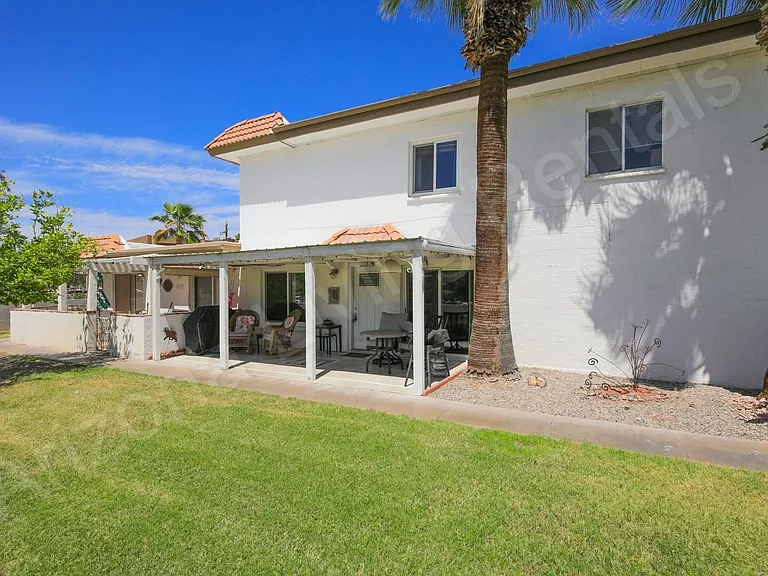 1719 Los Lagos Dr #B — Photo 1