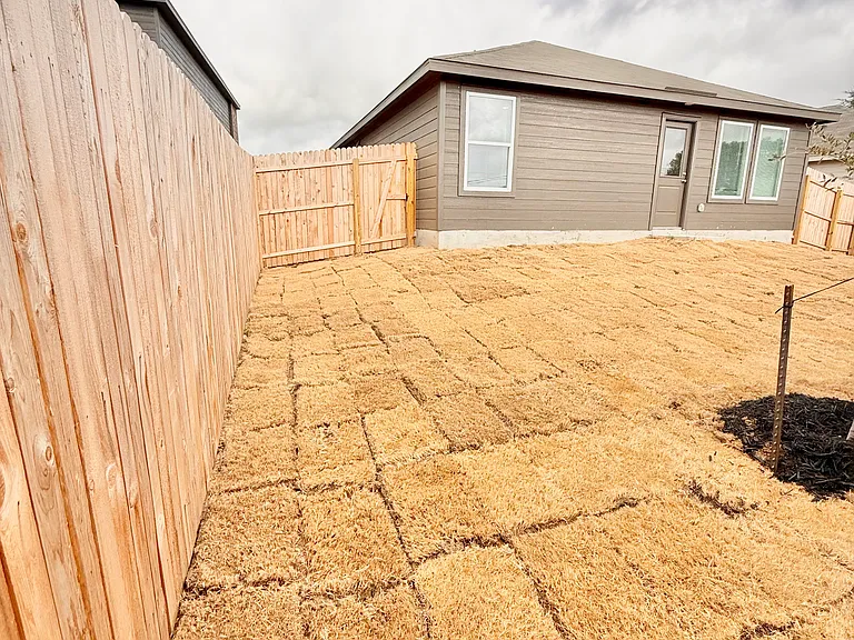 20910 Sumac Grv — Photo 23