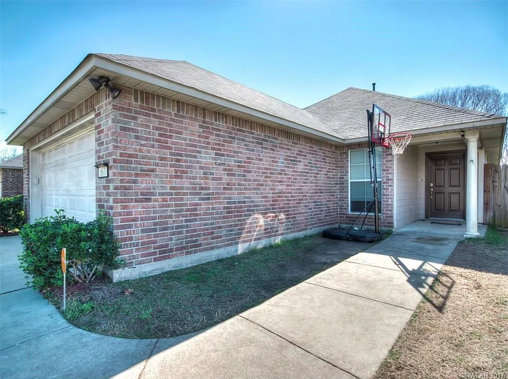 South Bossier... Close To Bafb... — Photo 1