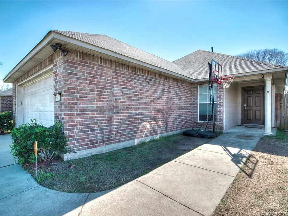 567 Whitefield Ln