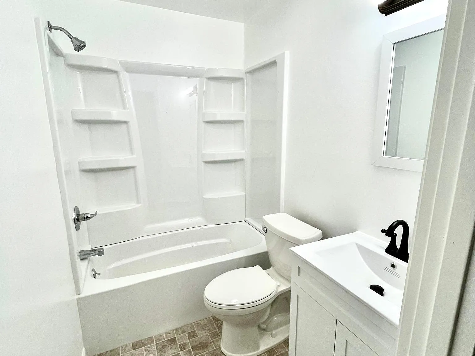 2 bed, 900 sqft, $815 — Photo 4