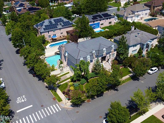 5th image of 415 Vineland Ave