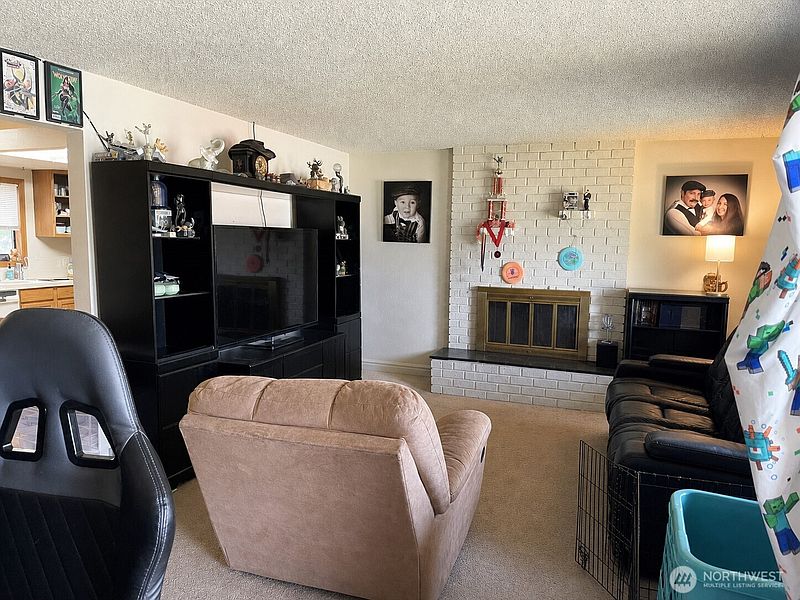 2nd image of 605 Scott Drive