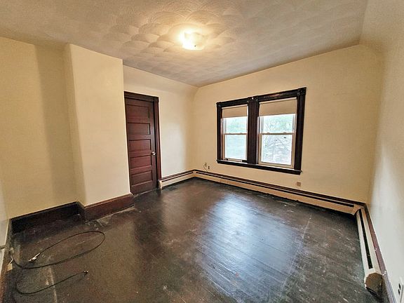 2nd image of 166-168 Elm St #3