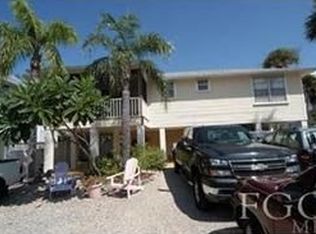 216 Delmar Ave, Fort Myers Beach, FL 33931