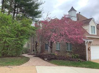 820 S Spoede Rd, Saint Louis, MO
