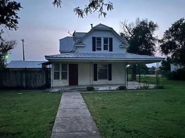 402 N Jefferson St, Hooker, OK 73945