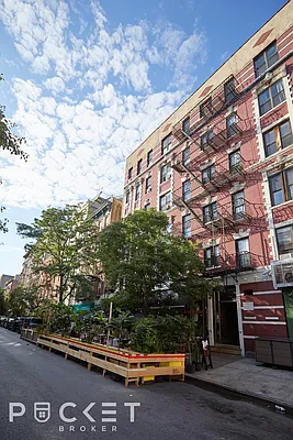 Rented by PocketBroker Inc | media 10