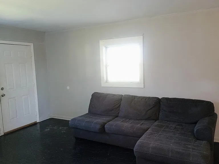 1219 E Cherry St — Photo 9