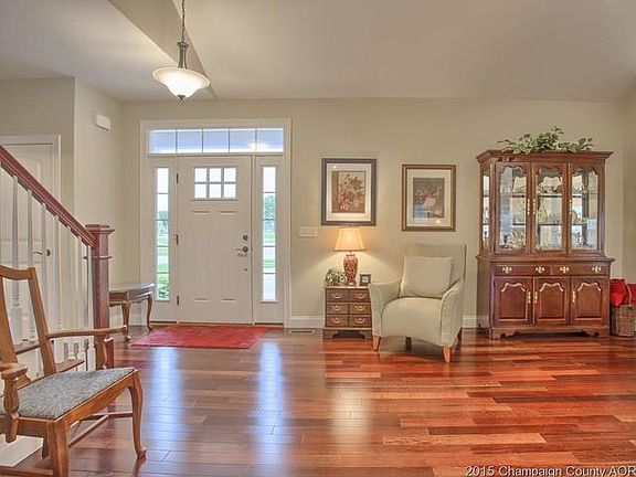 3rd image of 818 N Woodspring Dr