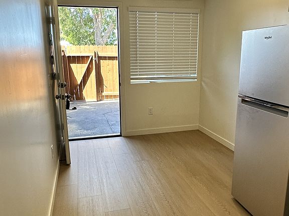5th image of 6646 Kelly St #10