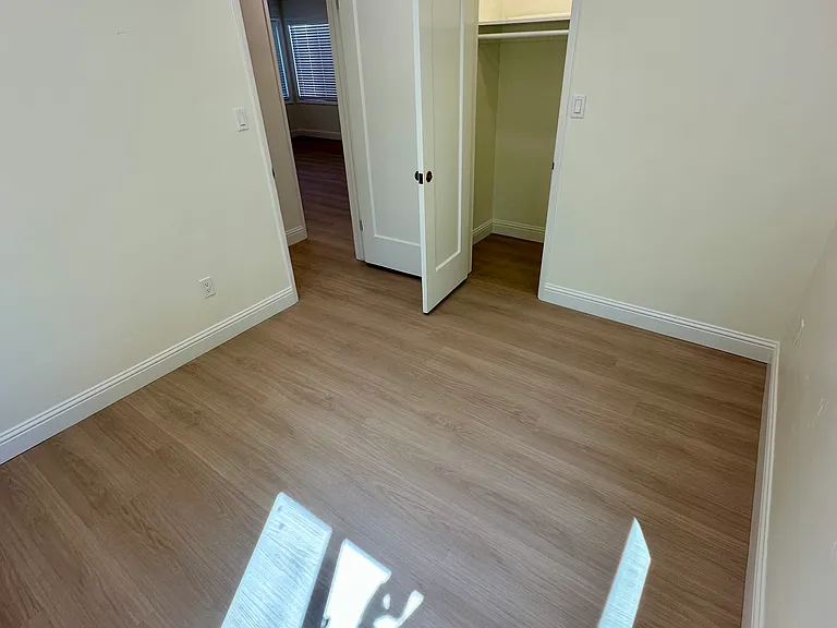 435 Branch St — Photo 11