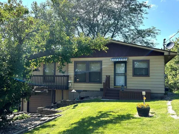 5052 Echo Dr #5, Brooklyn, IA 52211