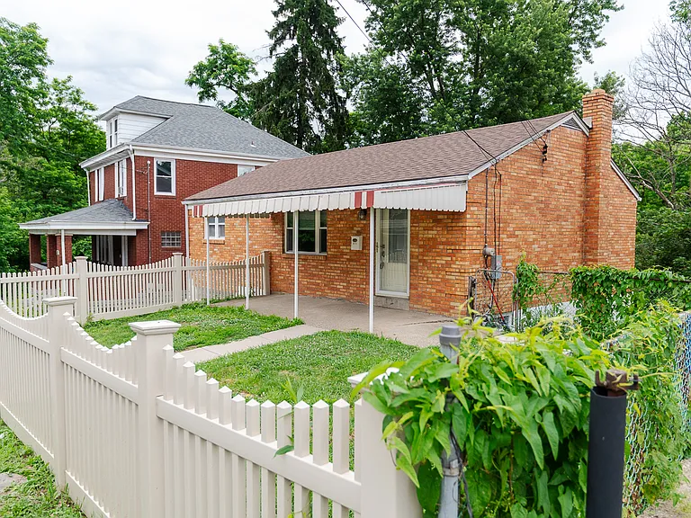 811 Eathan Ave — Photo 3