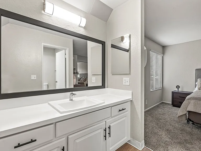 Kensington Park Apartments — Photo 44