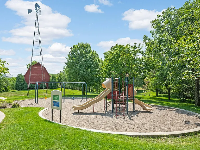 9771 Gable Dr — Photo 4