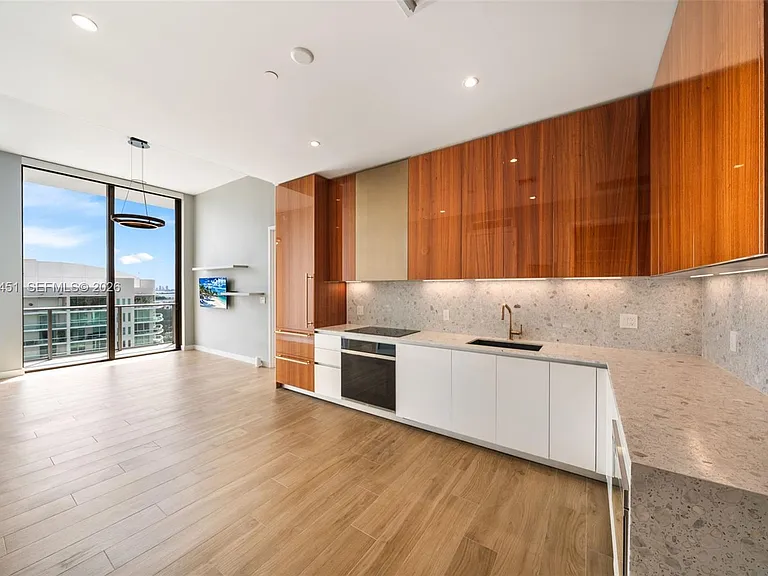 2655 S Bayshore Dr #1906 — Photo 3