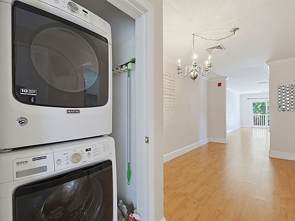 5th image of 24 S Bulfinch St Unit 201