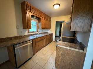 2938 Albert St N, Roseville, MN 55113