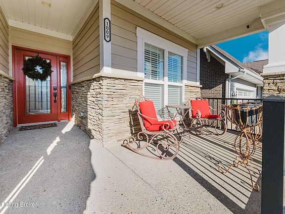 4th image of 1009 Helm Place Ln