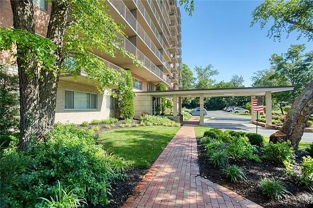 4550 Warwick Blvd #909 — Photo 24