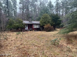 108 Whittaker Rd, Dingmans Ferry, PA 18328