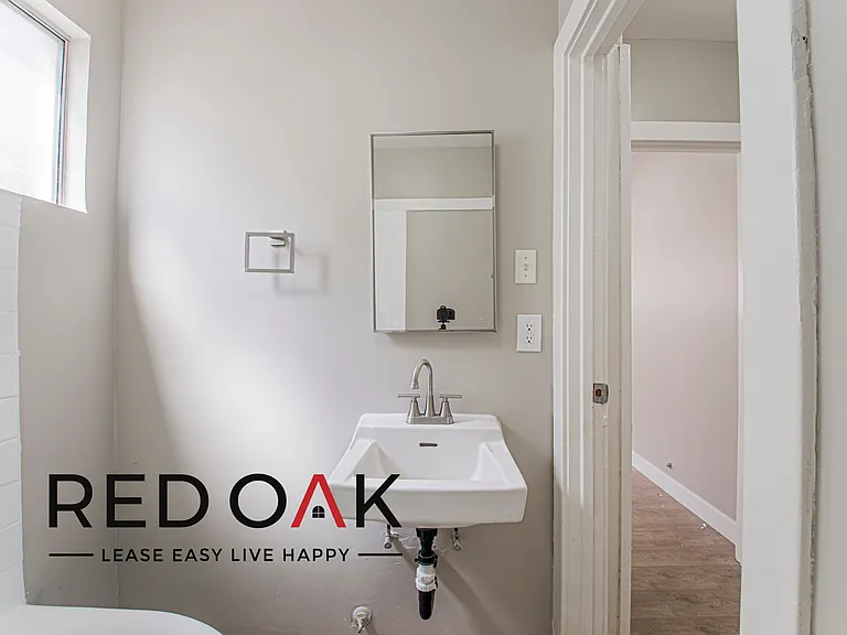 424 E 20th St #428 — Photo 15
