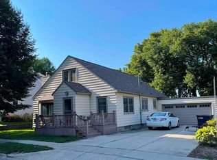 1108 9th Ave N, Clear Lake, IA 50428