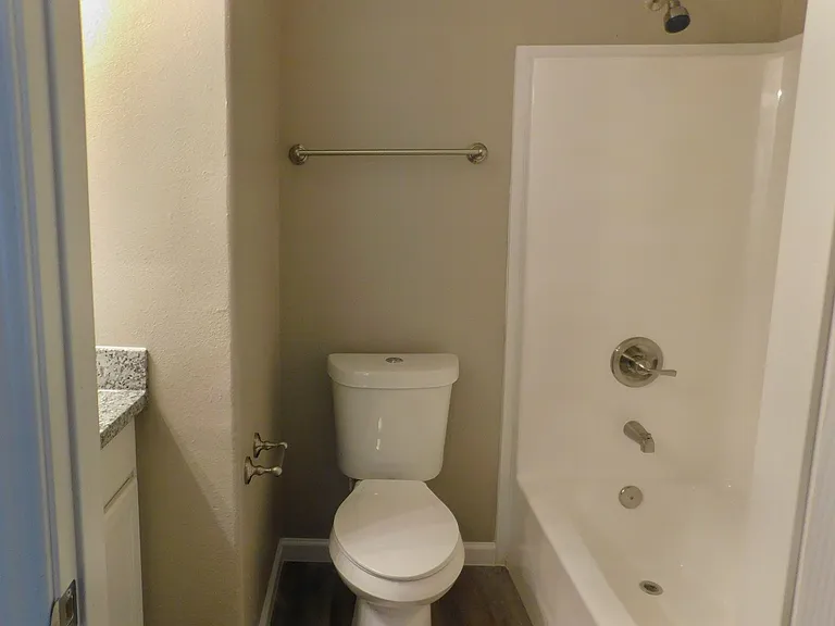 107 Varsity Dr — Photo 19