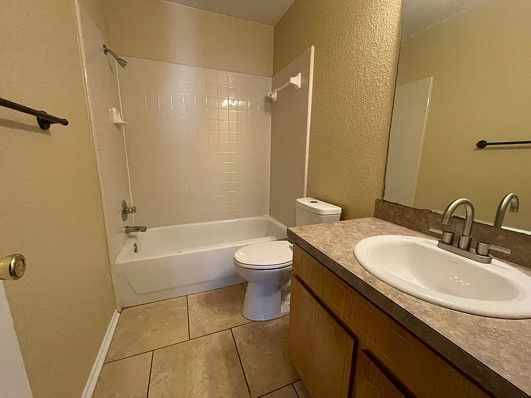4404 Abigail — Photo 11