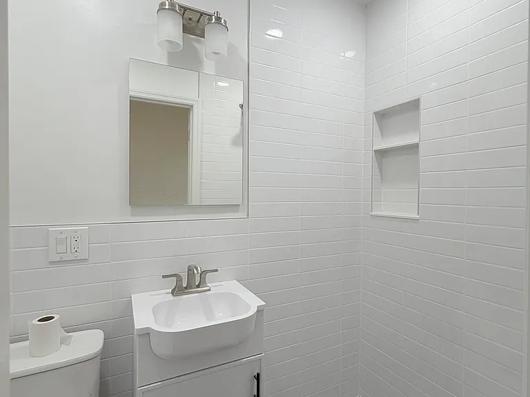 183 Greenpoint Ave #2 — Photo 16