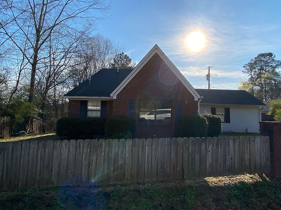 2nd image of 396 Wesson Ln
