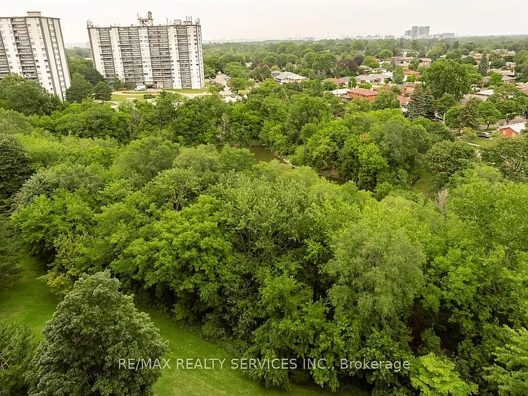 11 Wincott Dr #11 — Photo 23