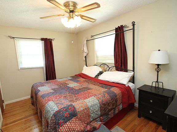 2nd image of 127 Monaview Cir